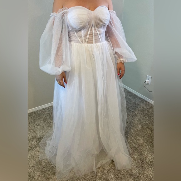 NWT Puffy Sleeve Off-the-Shoulder Wedding Ballgown - Picture 3 of 12